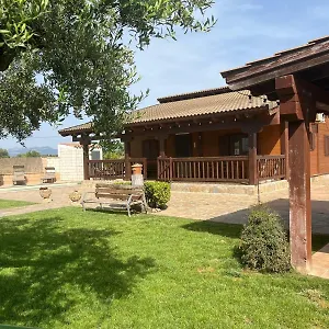 https://casa-de-madera-con-piscina-en-cambrils.catalonia-hotels.com