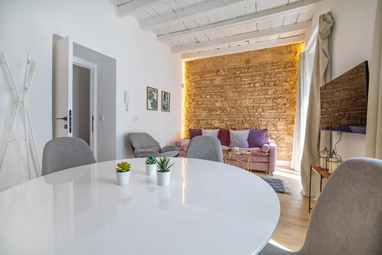 Victoria Suites Apartments قرطبة